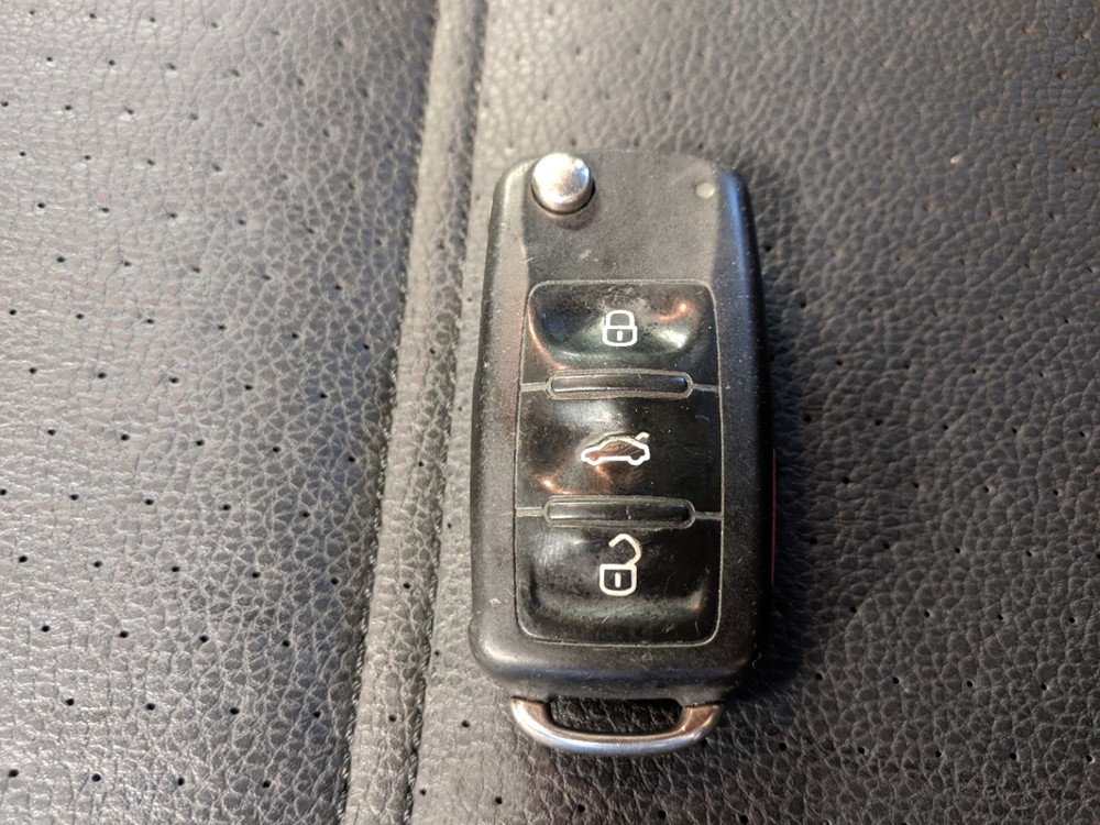 2015 Volkswagen Passat - Keys