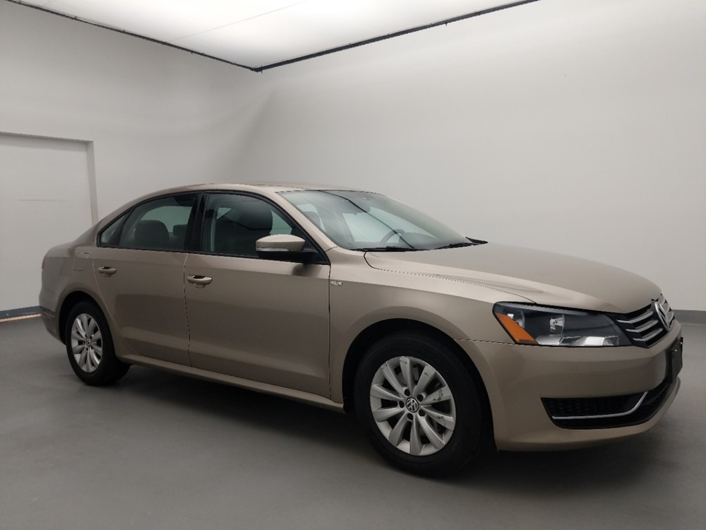 2015 Volkswagen Passat - Passenger Front Side