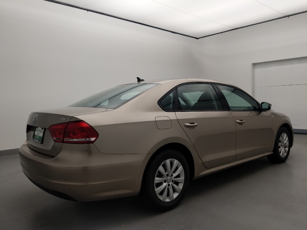 2015 Volkswagen Passat - Passenger Rear Side