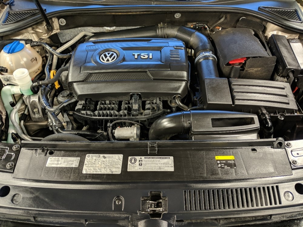 2015 Volkswagen Passat - Engine