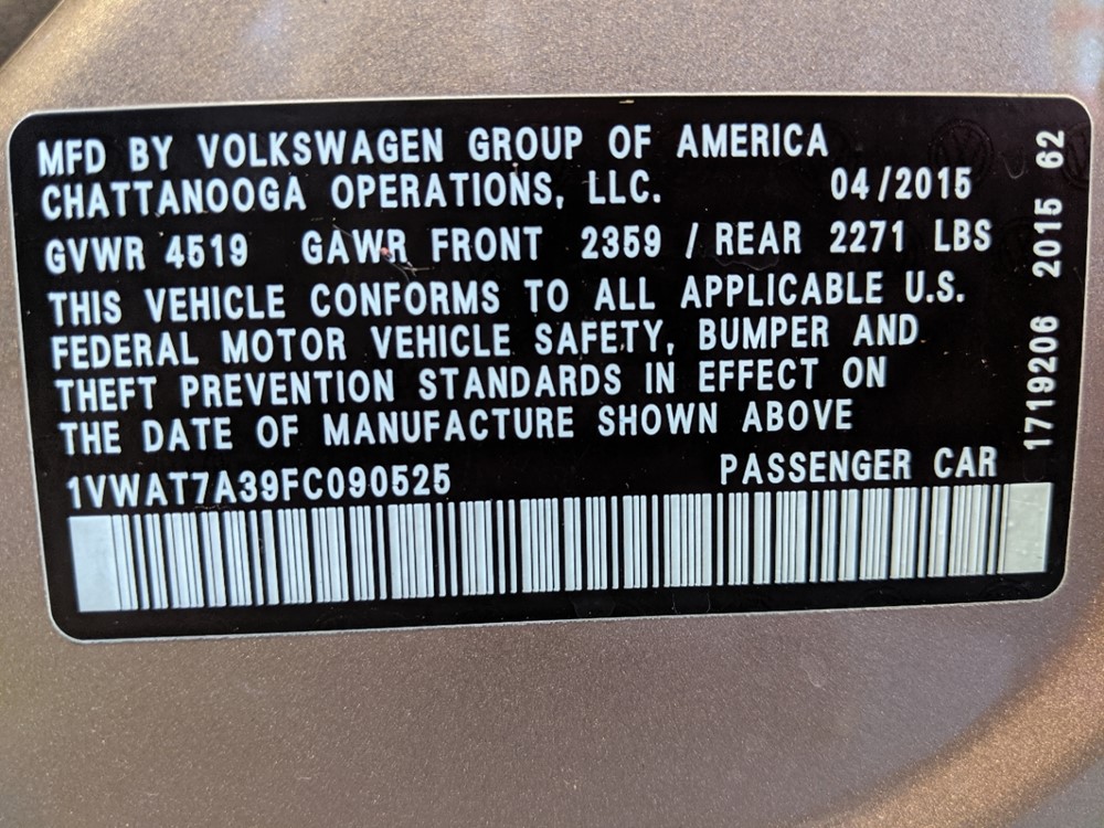 2015 Volkswagen Passat - VIN Plate