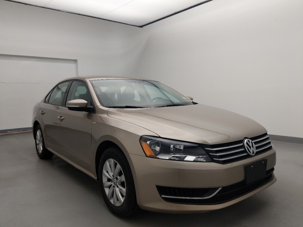 2015 Volkswagen Passat - Passenger Front Bumper