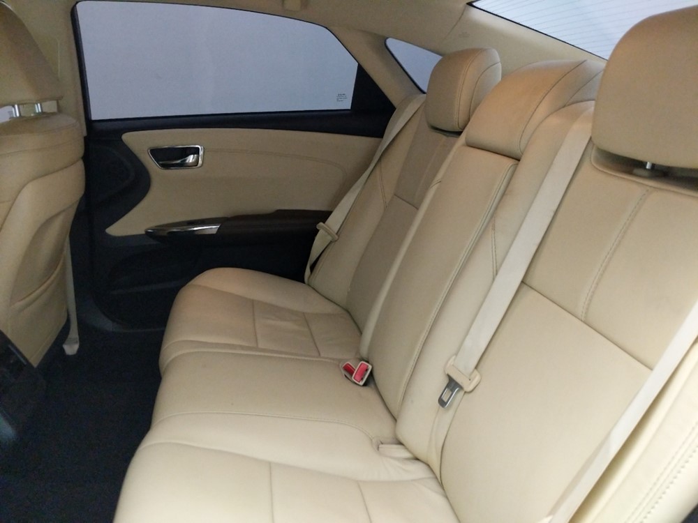 2014 Toyota Avalon - Driver Rear Seat