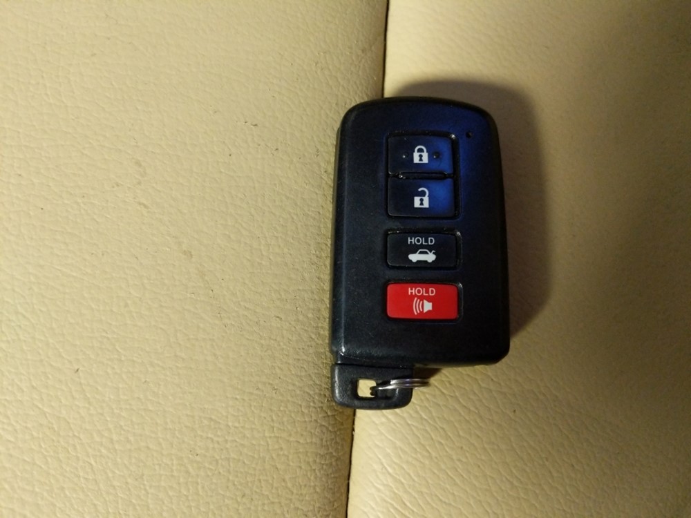 2014 Toyota Avalon - Keys