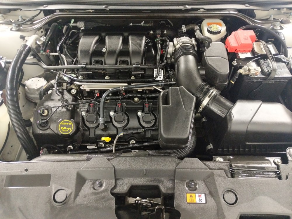 2016 Ford Taurus - Engine