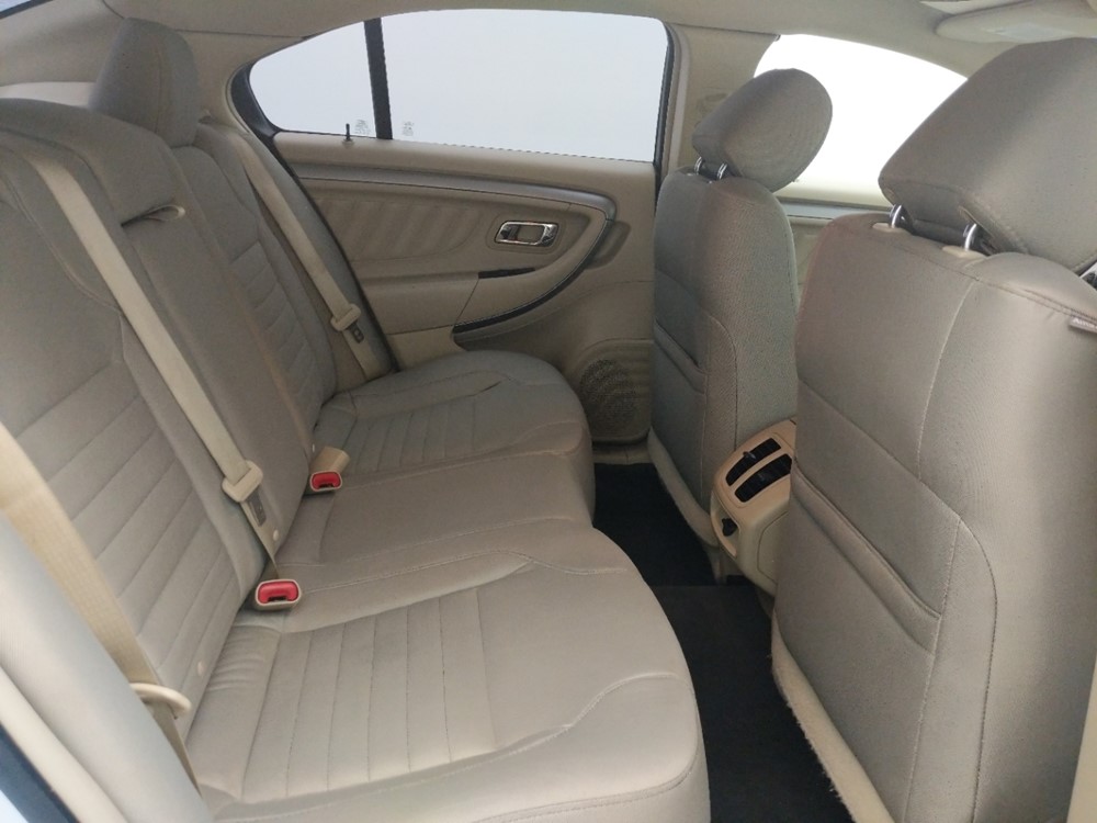 2016 Ford Taurus - Passenger Rear Seat