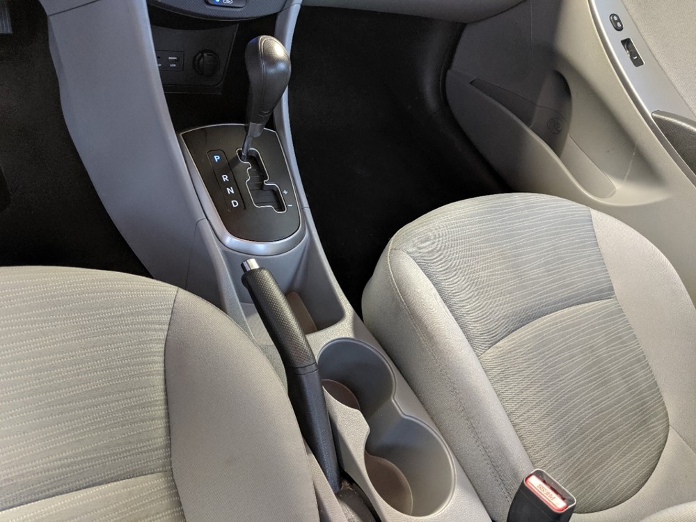 2017 Hyundai Accent - Center Console/Cup Holders