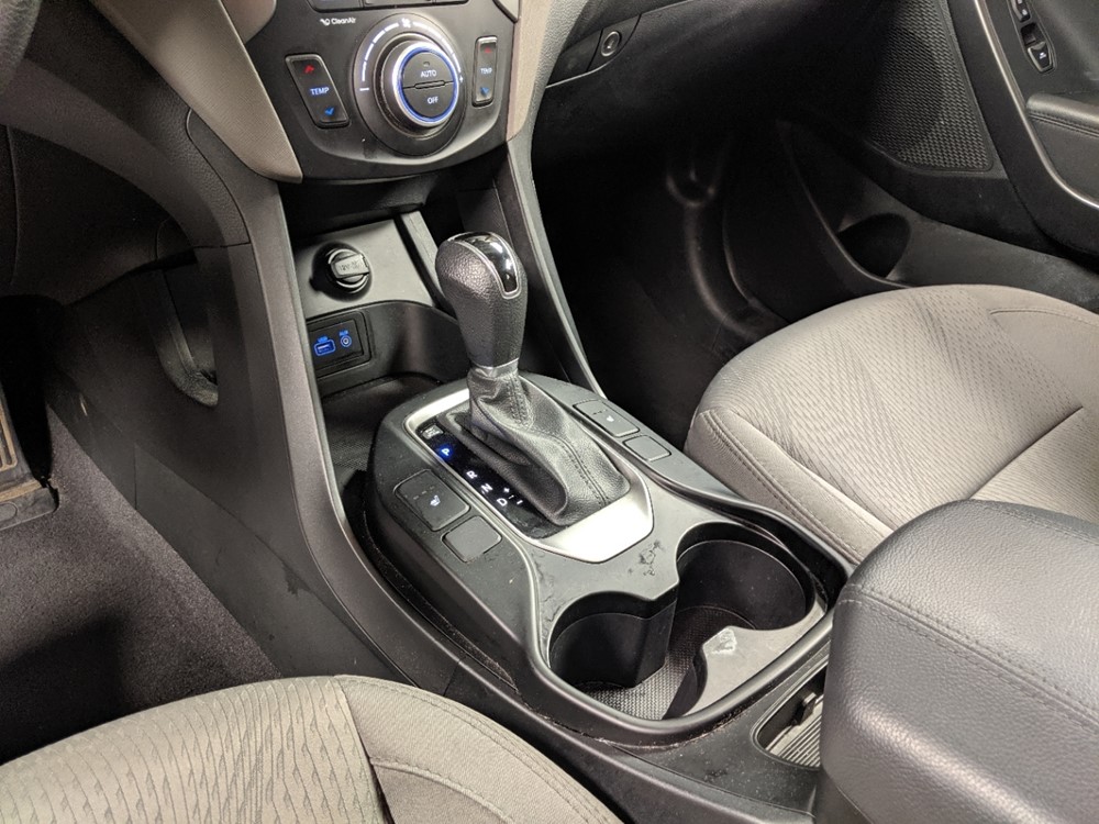 2018 Hyundai Santa Fe - Center Console/Cup Holders