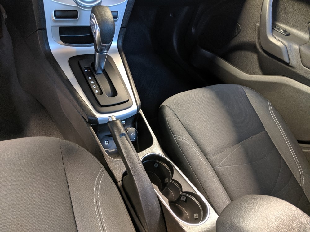 2018 Ford Fiesta - Center Console/Cup Holders