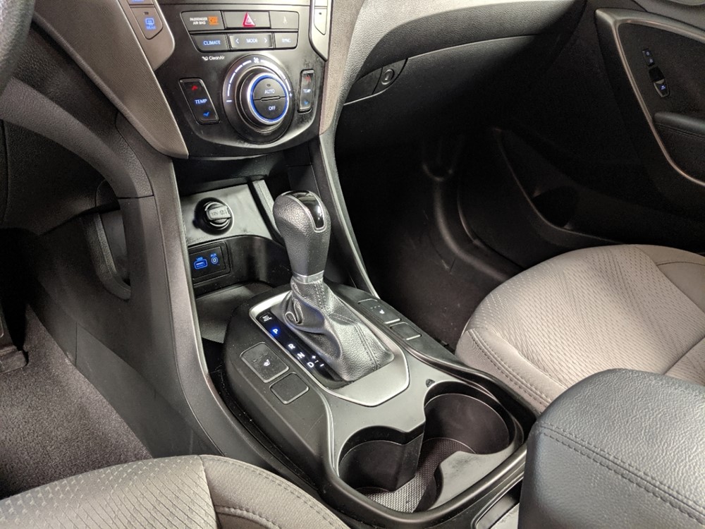 2018 Hyundai Santa Fe - Center Console/Cup Holders