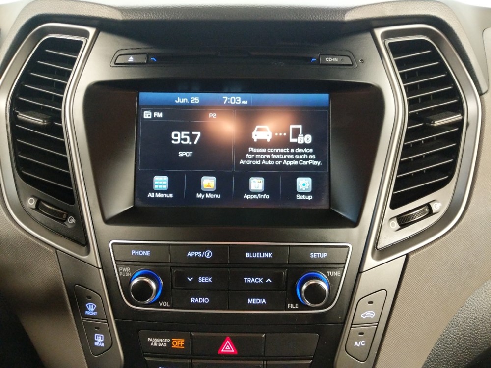 2018 Hyundai Santa Fe - Stereo Package