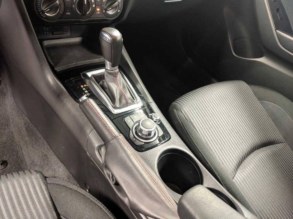 2016 Mazda Mazda3 - Center Console/Cup Holders