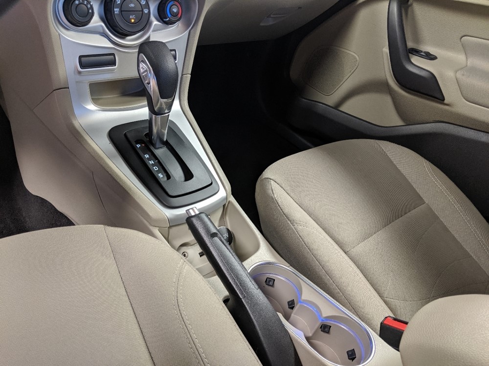 2018 Ford Fiesta - Center Console/Cup Holders