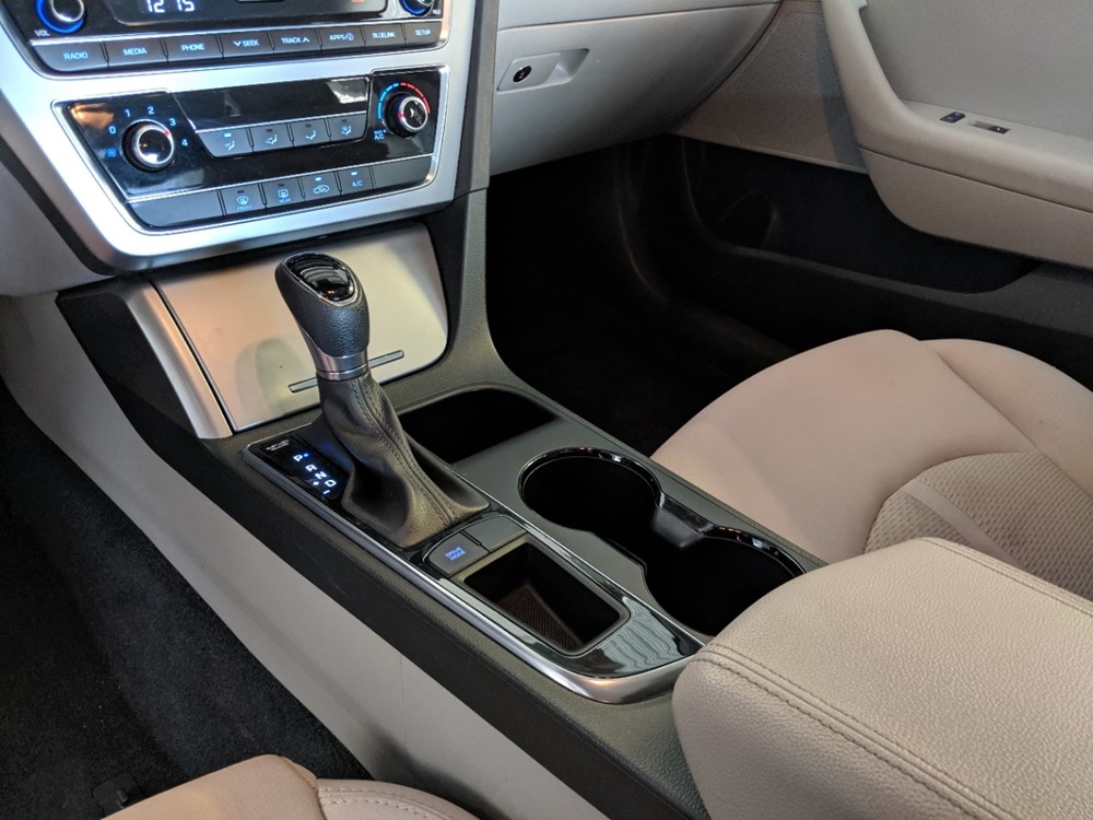 2016 Hyundai Sonata - Center Console/Cup Holders