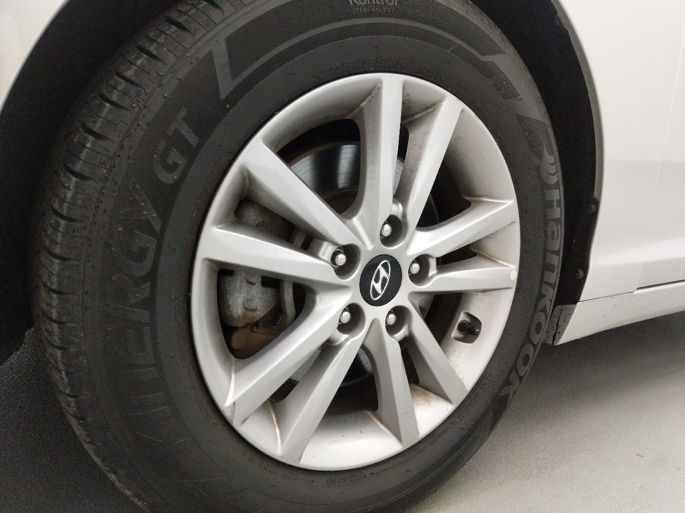 2016 Hyundai Sonata - Wheel
