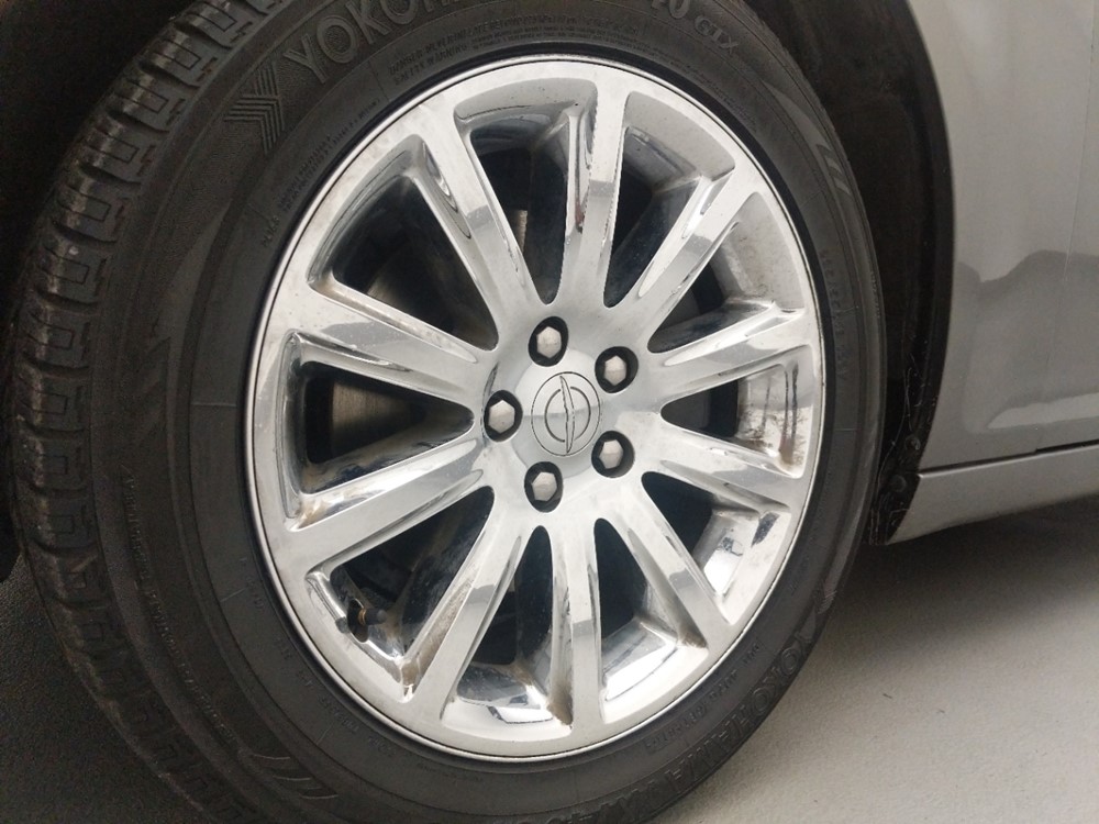 2012 Chrysler 300 - Wheel