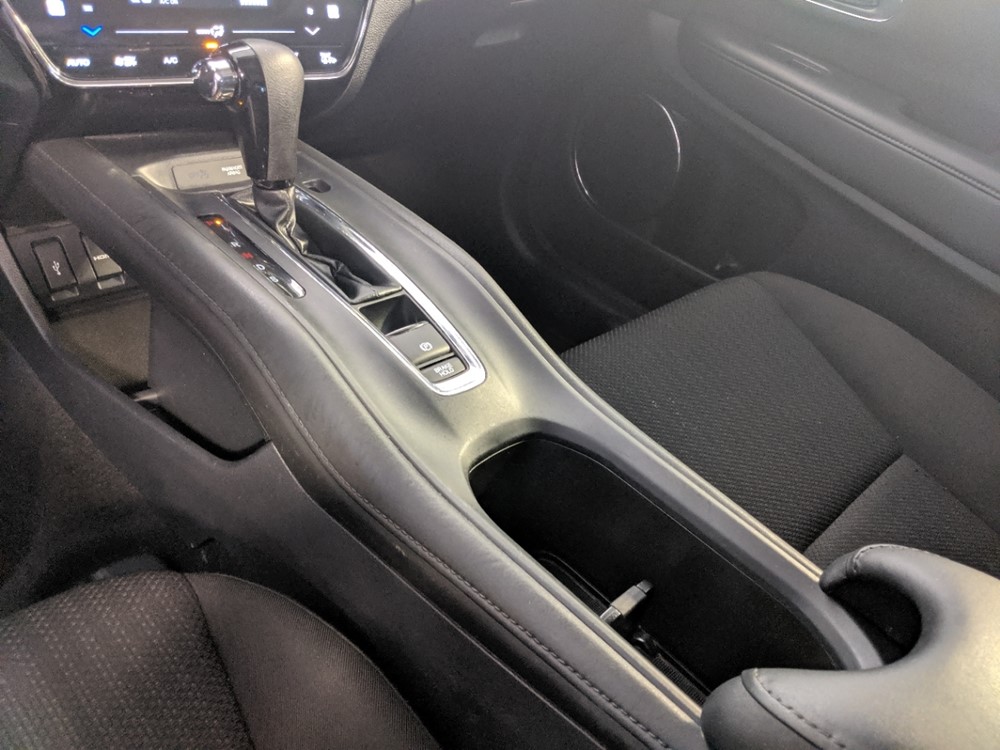 2016 Honda HR-V - Center Console/Cup Holders