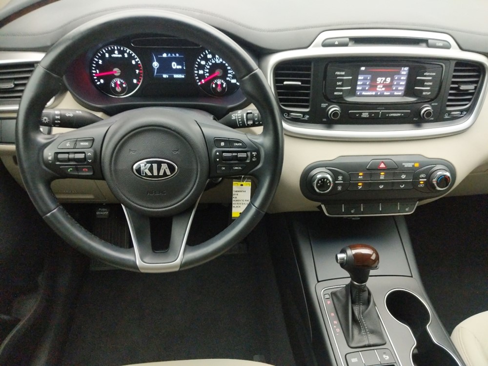 2016 Kia Sorento - Driver Dash