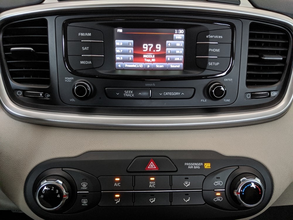 2016 Kia Sorento - Stereo Package