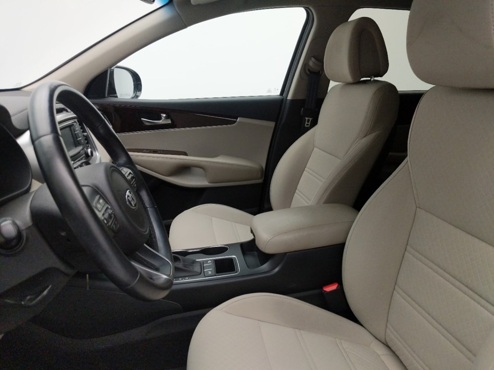 2016 Kia Sorento - Driver Front Seat