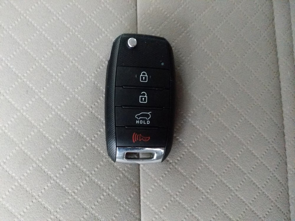 2016 Kia Sorento - Keys