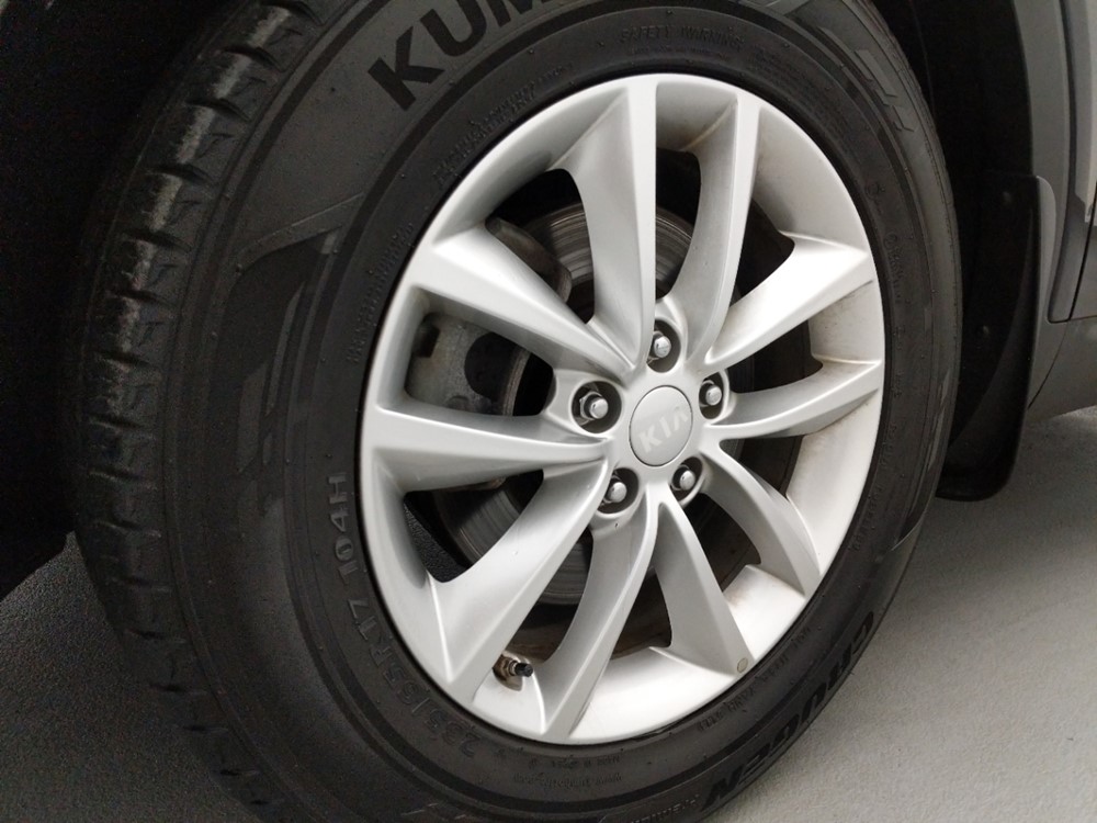 2016 Kia Sorento - Wheel