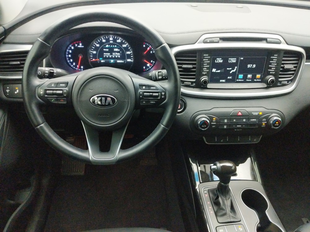 2016 Kia Sorento - Driver Dash