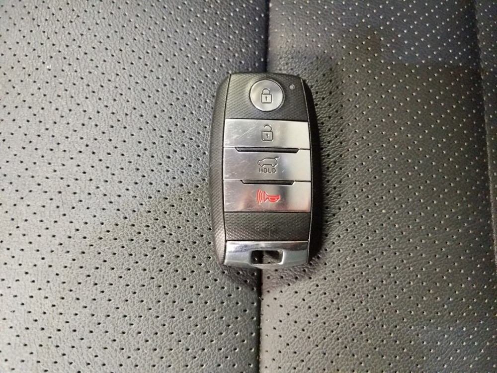 2016 Kia Sorento - Keys