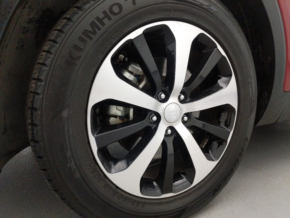2016 Kia Sorento - Wheel