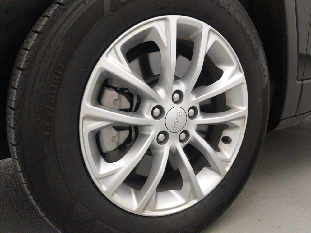 2019 Jeep Cherokee - Wheel