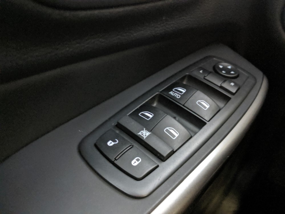 2019 Jeep Cherokee - Driver Power Windows/Lock Control