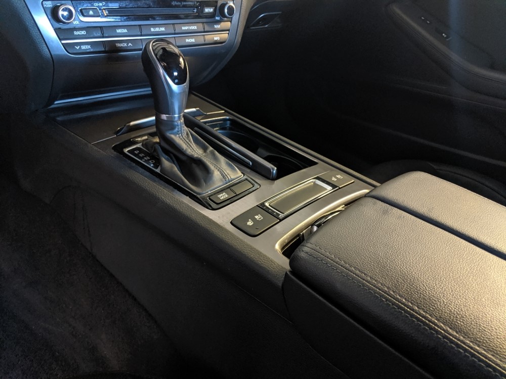 2016 Hyundai Genesis - Center Console/Cup Holders