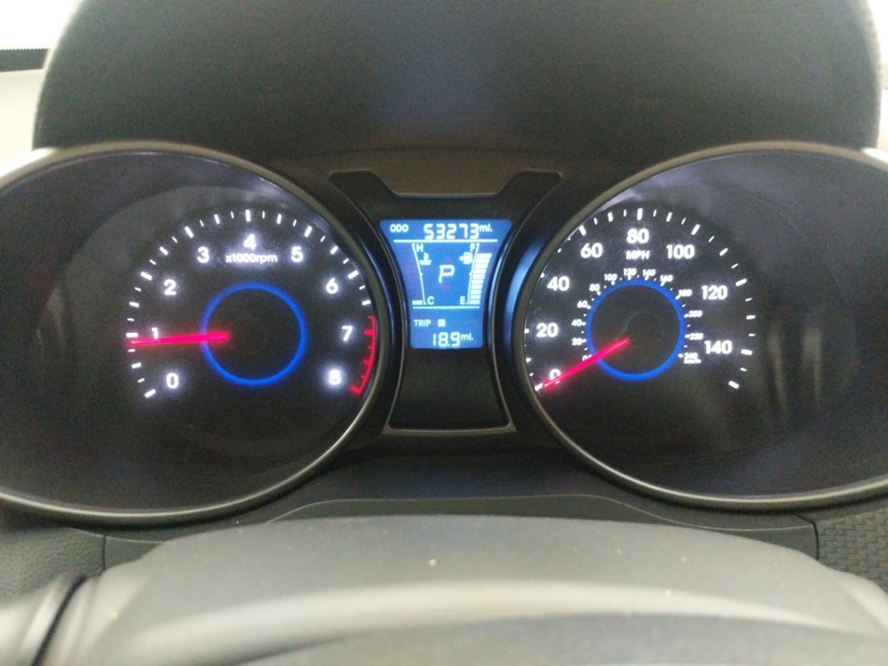 2016 Hyundai Veloster - Odometer Close Up