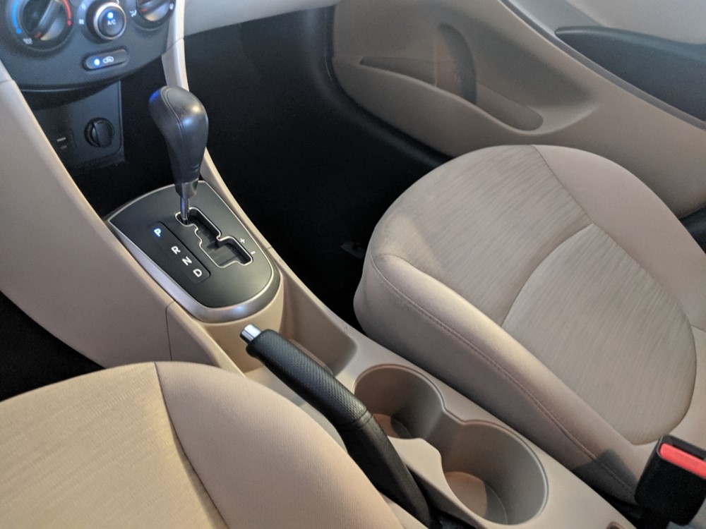 2017 Hyundai Accent - Center Console/Cup Holders