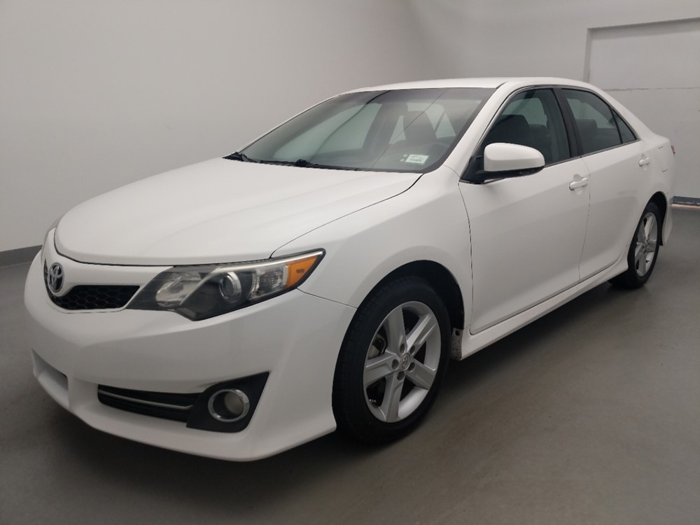 Used 2014 Toyota Camry Driver Front Bumper