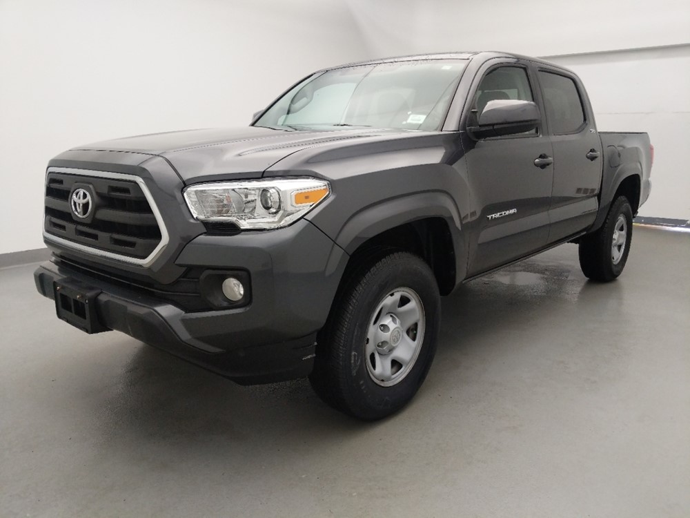 Used 2016 Toyota Tacoma Driver Front Bumper