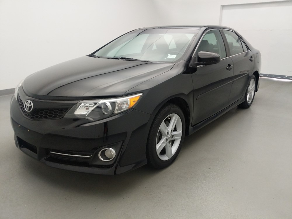 Used 2013 Toyota Camry Driver Front Bumper