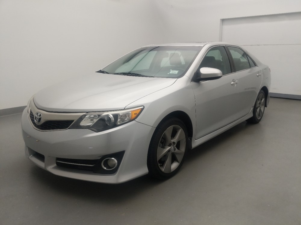 Used 2014 Toyota Camry Driver Front Bumper