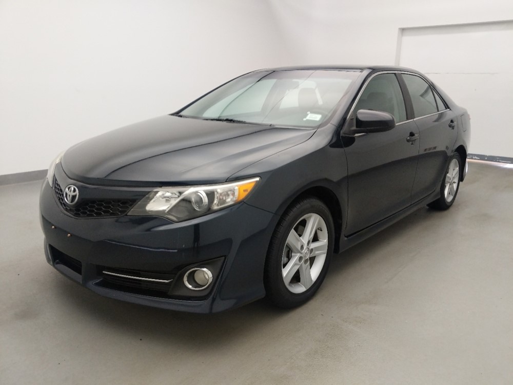 Used 2014 Toyota Camry Driver Front Bumper