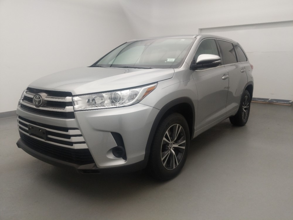 Used 2017 Toyota Highlander Driver Front Bumper