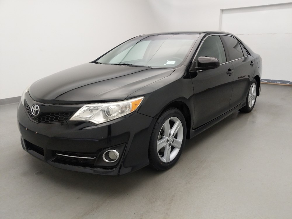 Used 2014 Toyota Camry Driver Front Bumper