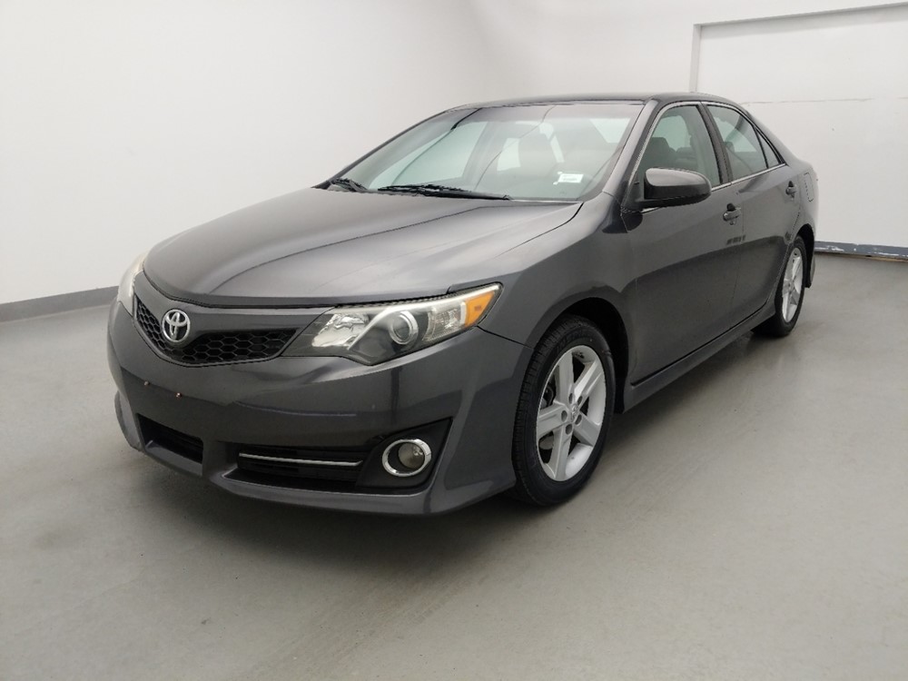 Used 2014 Toyota Camry Driver Front Bumper