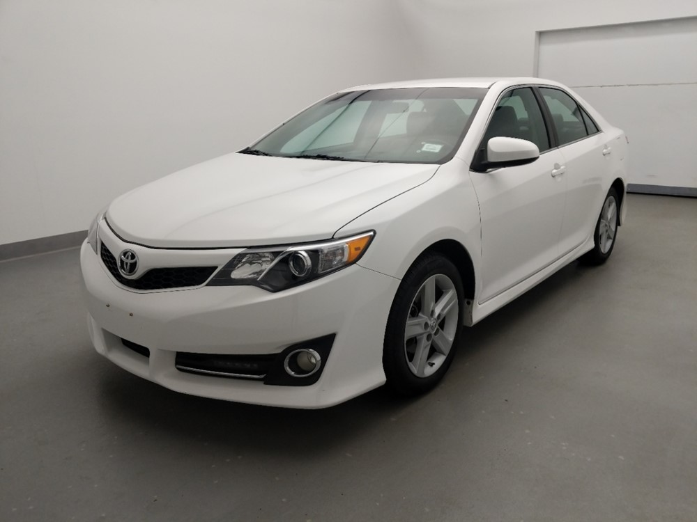 Used 2014 Toyota Camry Driver Front Bumper