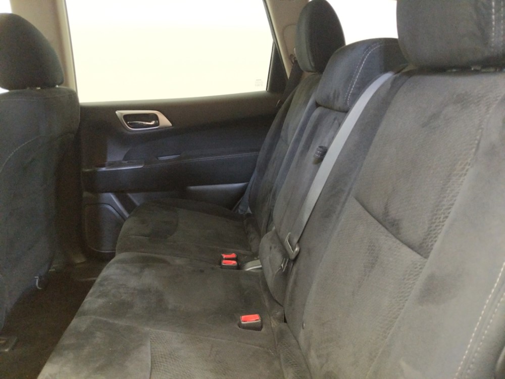 2015 Nissan Pathfinder - Driver Rear Seat