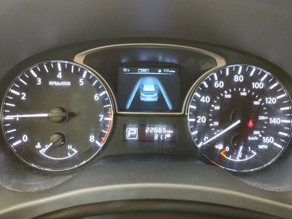 2015 Nissan Pathfinder - Odometer Close Up