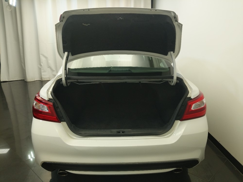 2017 Nissan Altima - Trunk
