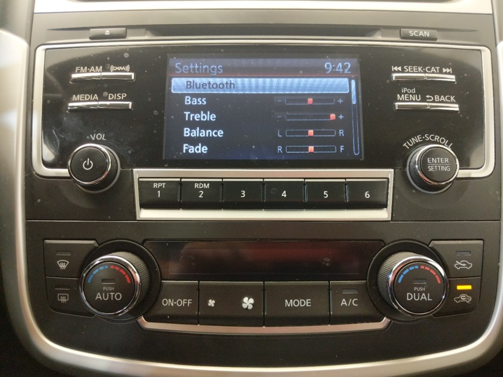 2017 Nissan Altima - Stereo Package