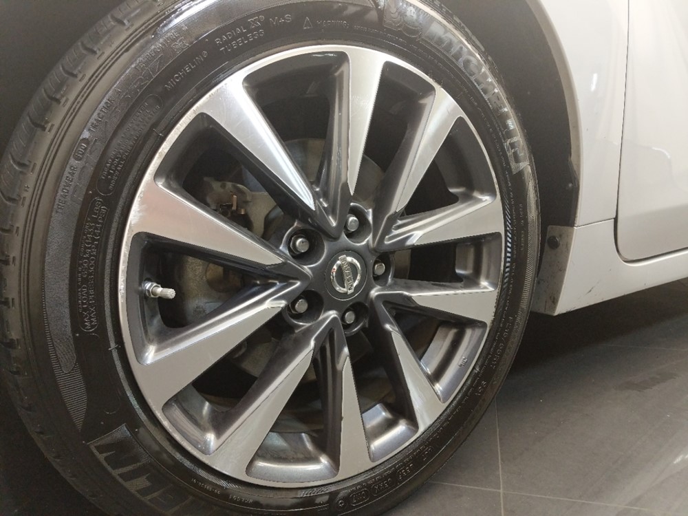 2017 Nissan Altima - Wheel