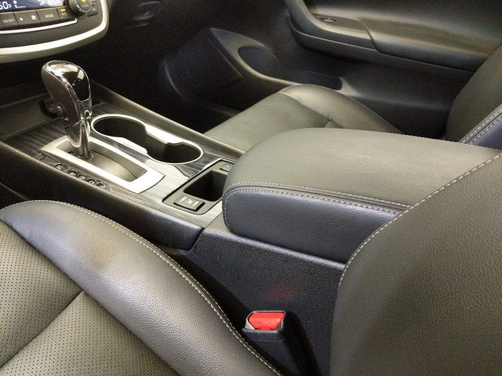2016 Nissan Altima - Center Console/Cup Holders