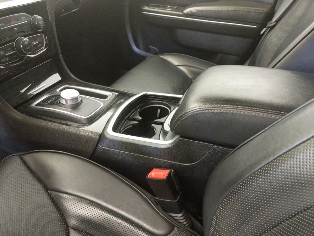 2017 Chrysler 300 - Center Console/Cup Holders